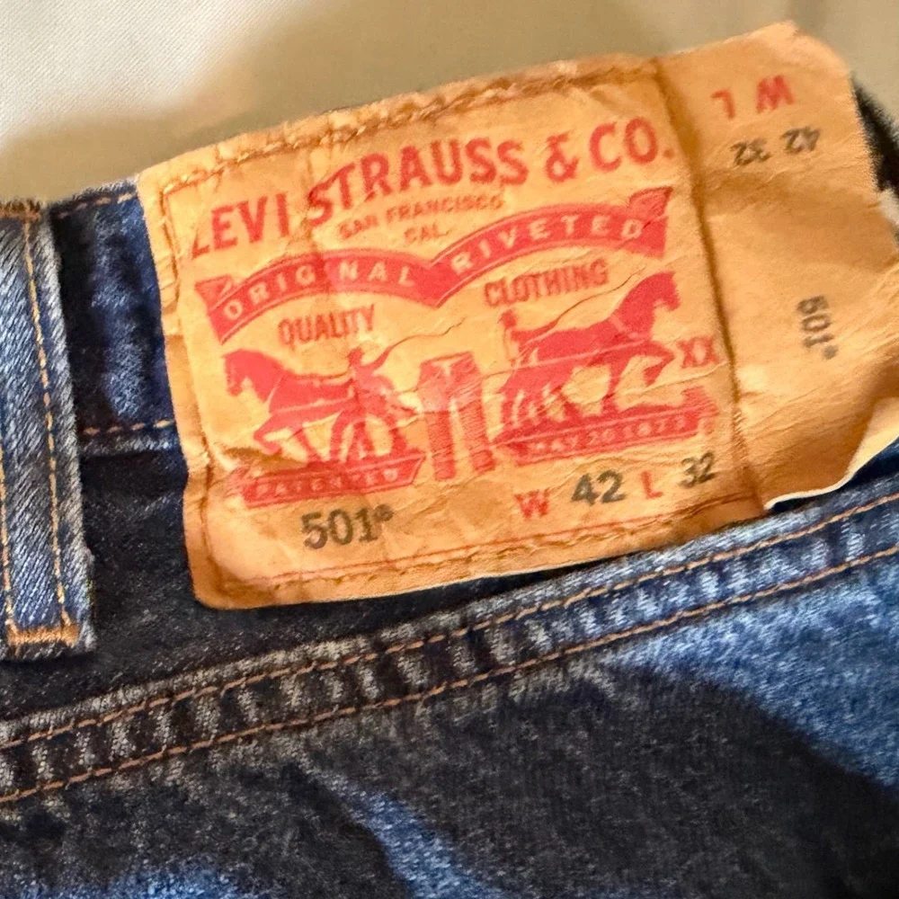 Levi's 501 Original Fit Mens 42x32 Blue Excellent‎ Button Fly Straight Leg Jeans